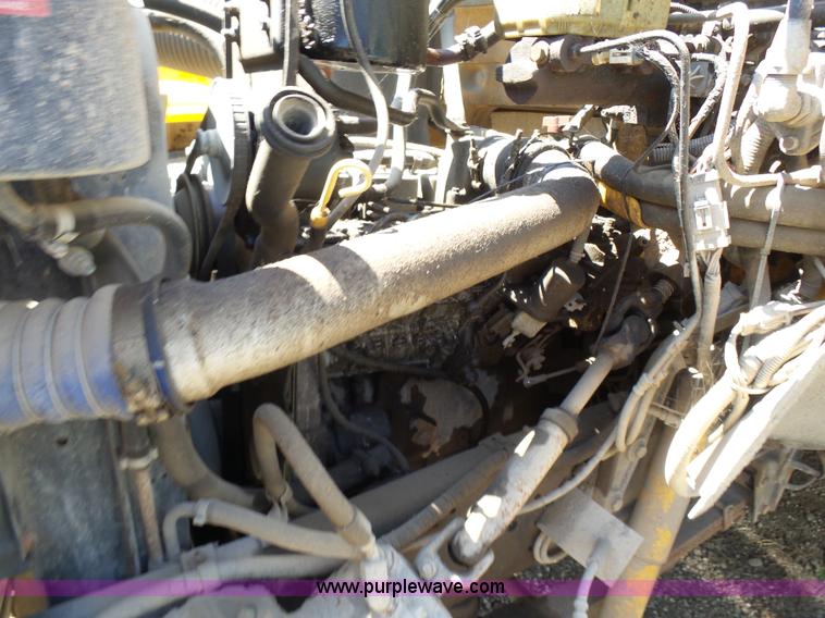 image for item K3143 1996 Ford B800 school bus