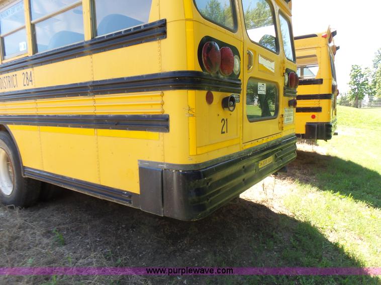 image for item K3143 1996 Ford B800 school bus