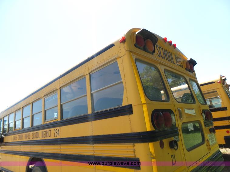 image for item K3143 1996 Ford B800 school bus