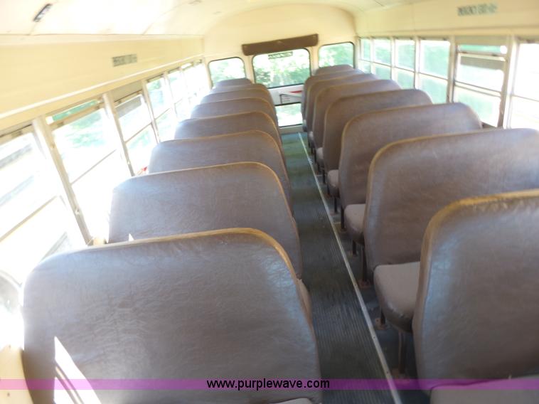 image for item K3144 1995 Ford B800 school bus