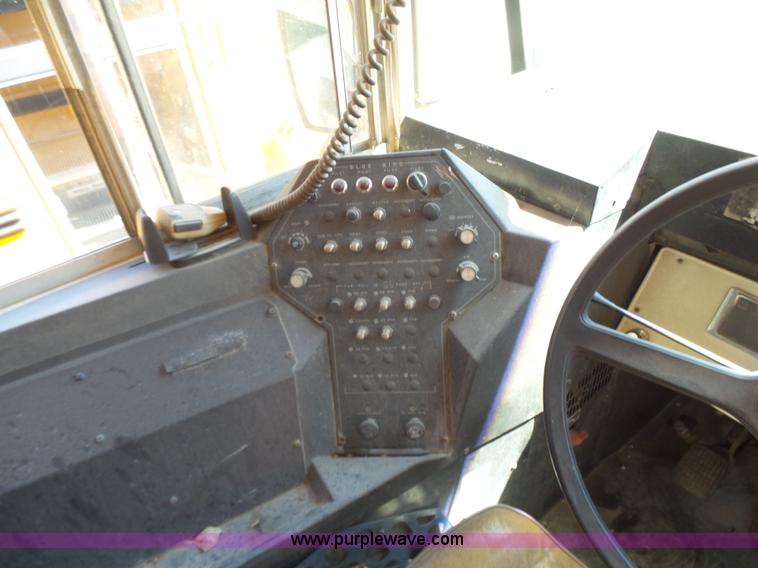 image for item K3144 1995 Ford B800 school bus