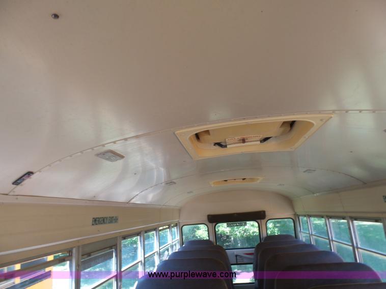 image for item K3144 1995 Ford B800 school bus