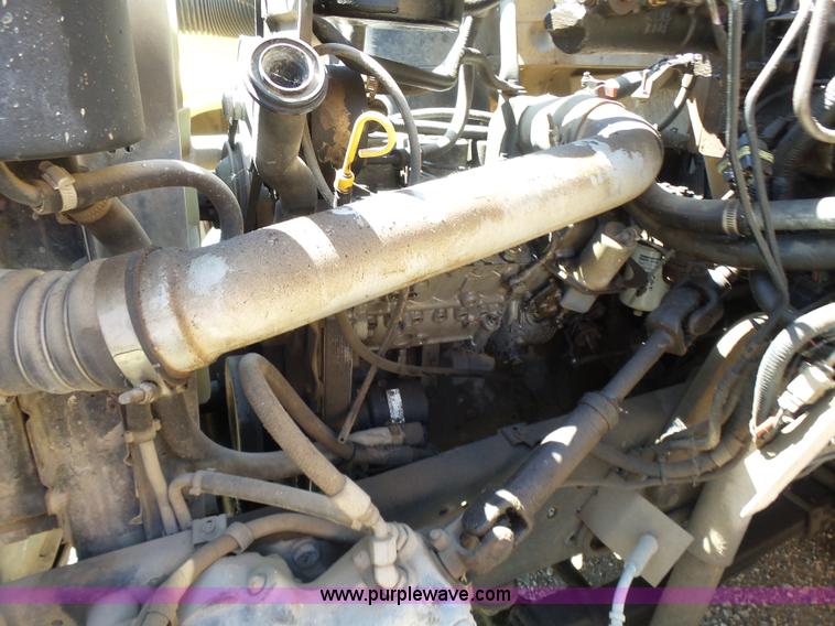 image for item K3144 1995 Ford B800 school bus