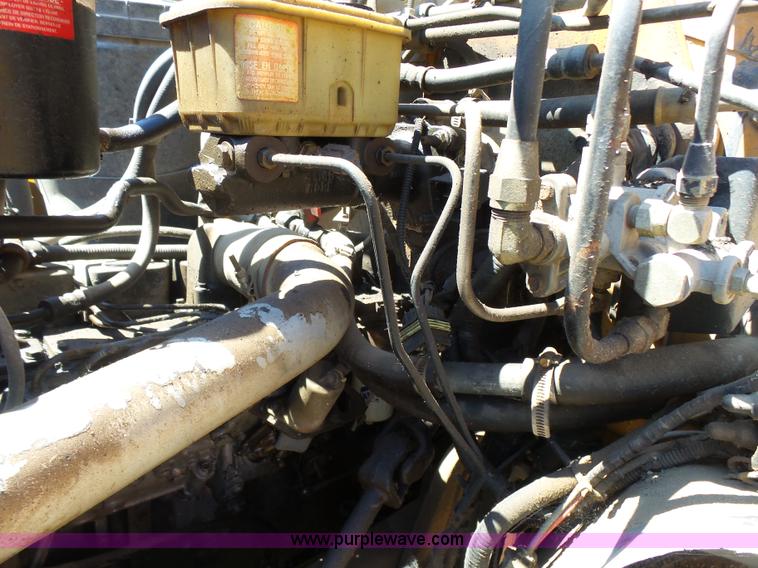 image for item K3144 1995 Ford B800 school bus