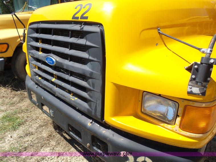 image for item K3144 1995 Ford B800 school bus