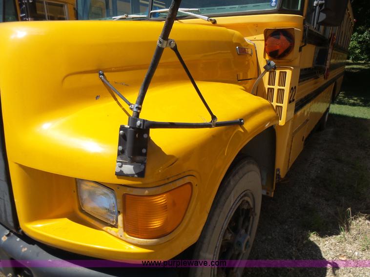 image for item K3144 1995 Ford B800 school bus