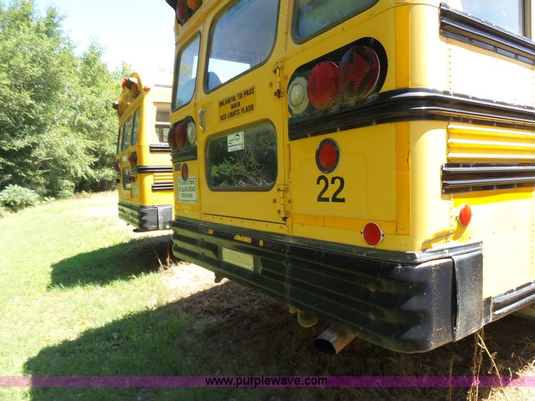 image for item K3144 1995 Ford B800 school bus