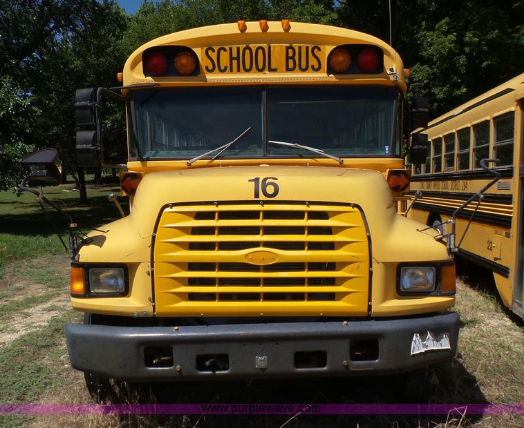 image for item K3145 1995 Ford B800 school bus
