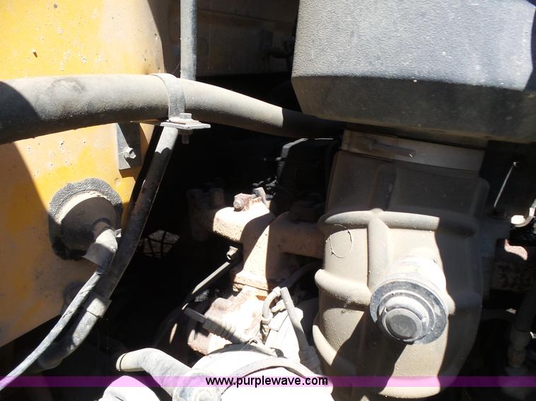 image for item K3145 1995 Ford B800 school bus
