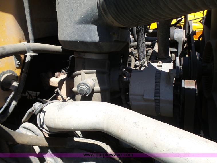 image for item K3145 1995 Ford B800 school bus