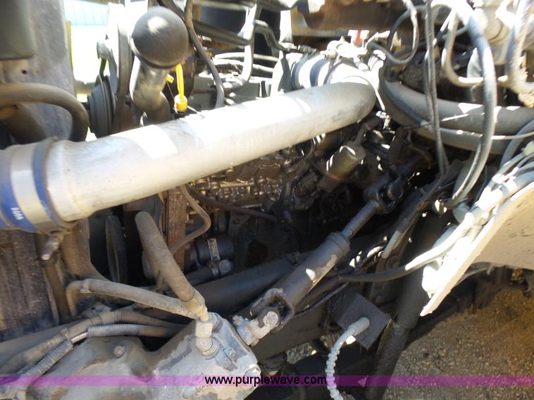 image for item K3145 1995 Ford B800 school bus