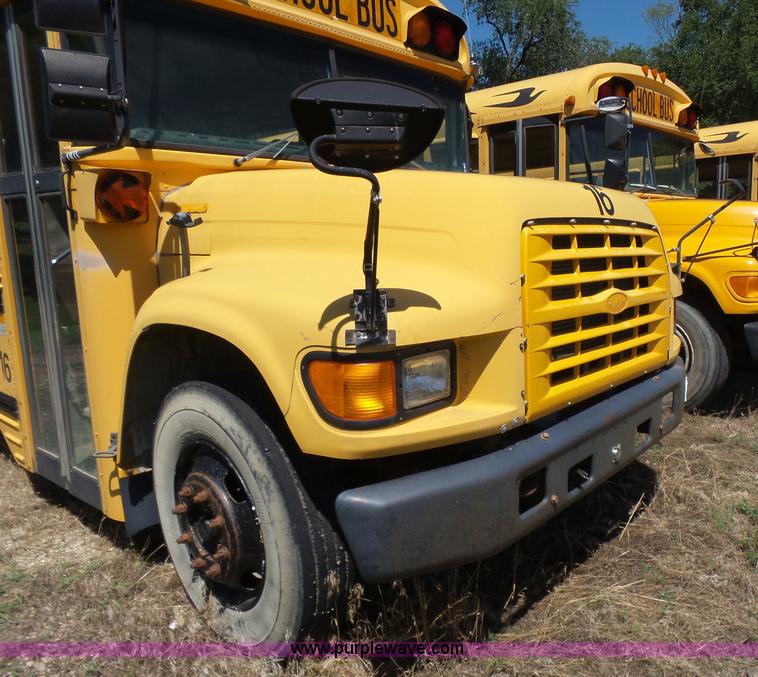 image for item K3145 1995 Ford B800 school bus