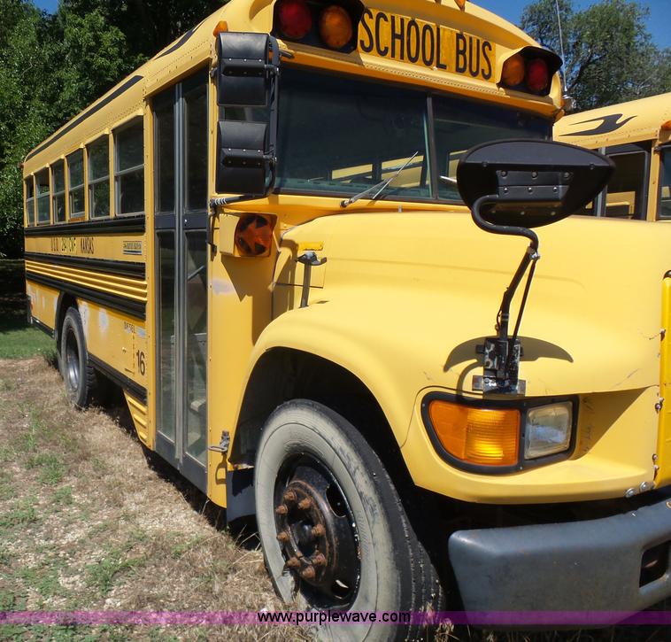 image for item K3145 1995 Ford B800 school bus