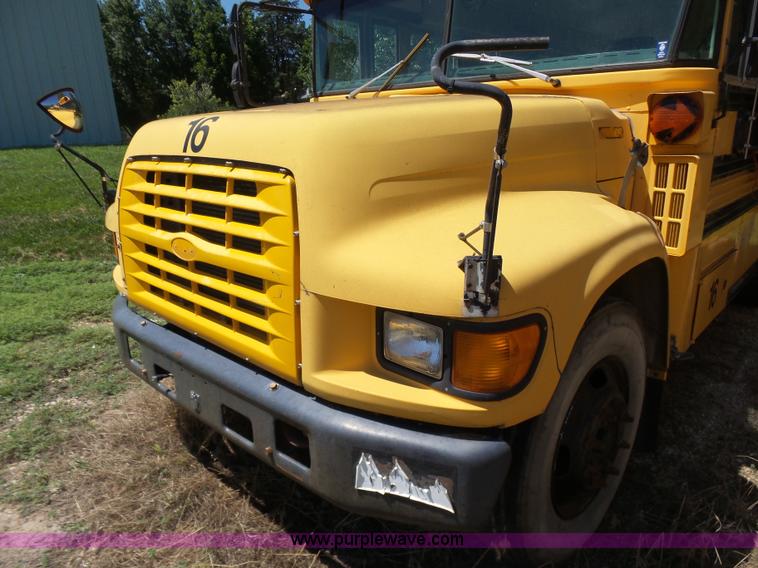 image for item K3145 1995 Ford B800 school bus