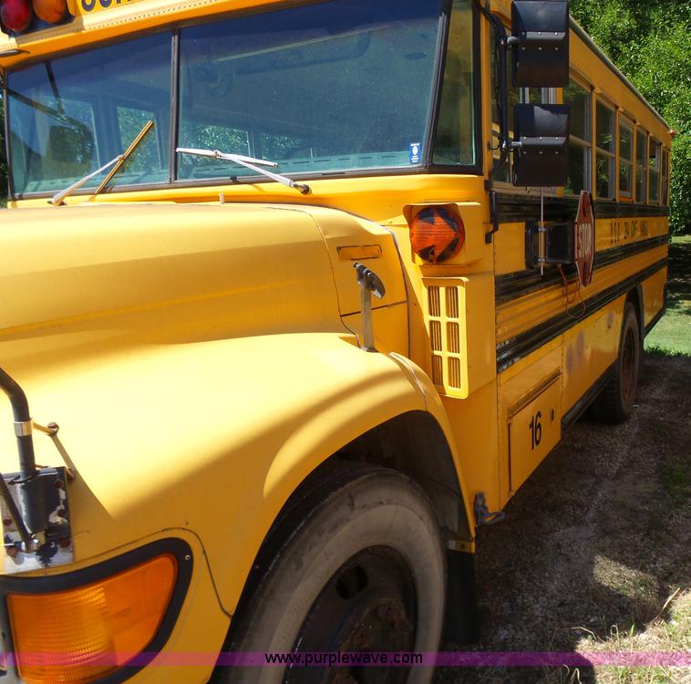 image for item K3145 1995 Ford B800 school bus