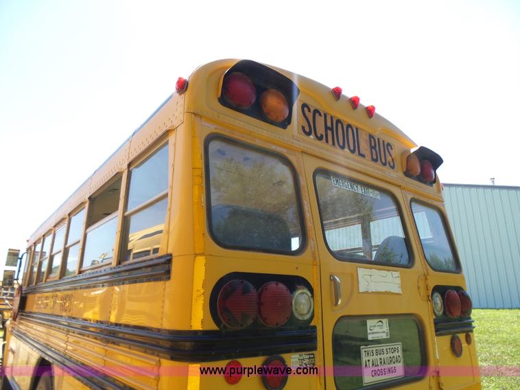 image for item K3145 1995 Ford B800 school bus
