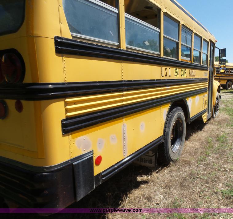 image for item K3145 1995 Ford B800 school bus