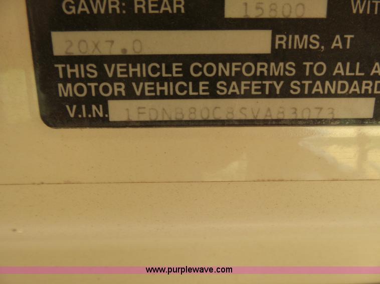 image for item K3145 1995 Ford B800 school bus