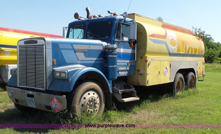 image for item K3480 1985 Freightliner fuel truck