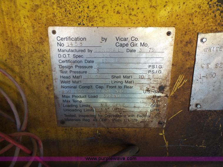 image for item K3480 1985 Freightliner fuel truck