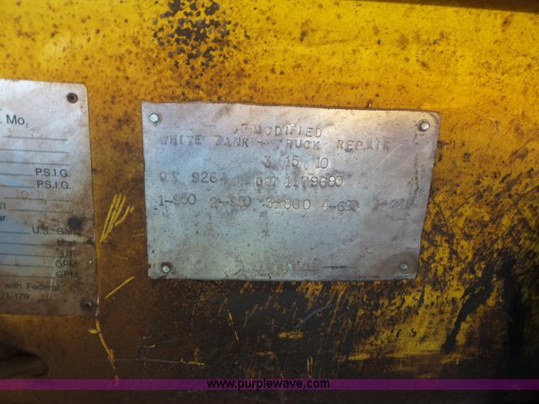 image for item K3480 1985 Freightliner fuel truck