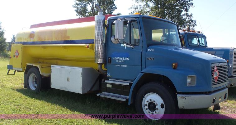 image for item K3481 2002 Freightliner FL70 fuel truck