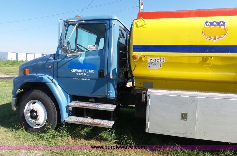 image for item K3481 2002 Freightliner FL70 fuel truck