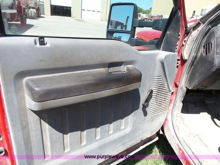 image for item K4703 2011 Ford F350 Super Duty Crew Cab pickup truck