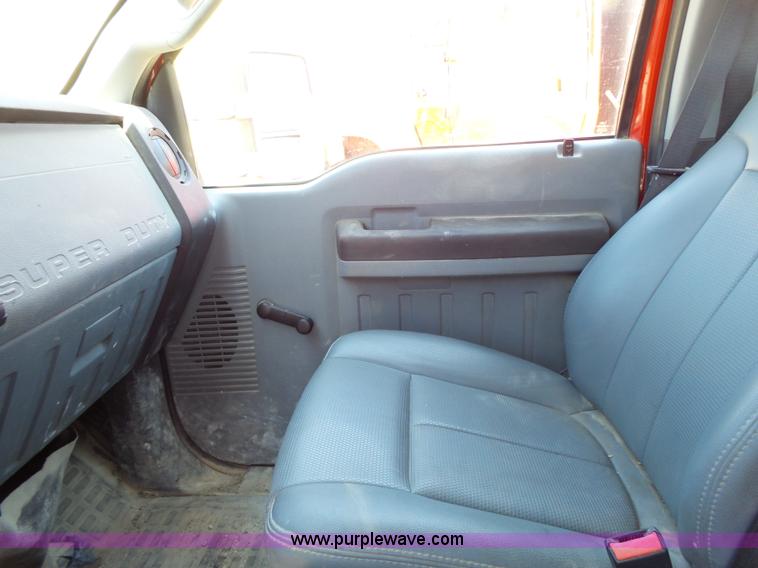 image for item K4703 2011 Ford F350 Super Duty Crew Cab pickup truck