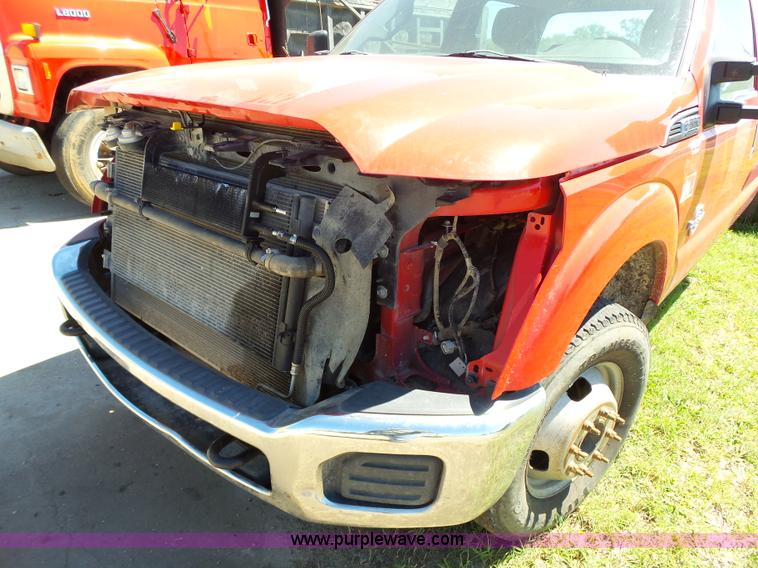 image for item K4703 2011 Ford F350 Super Duty Crew Cab pickup truck