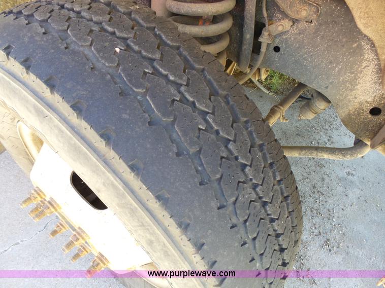 image for item K4703 2011 Ford F350 Super Duty Crew Cab pickup truck