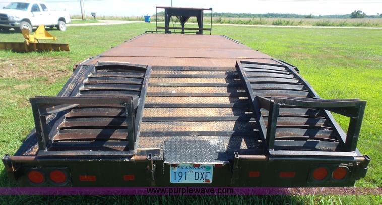 image for item K4733 1985 Rew G20D equipment trailer