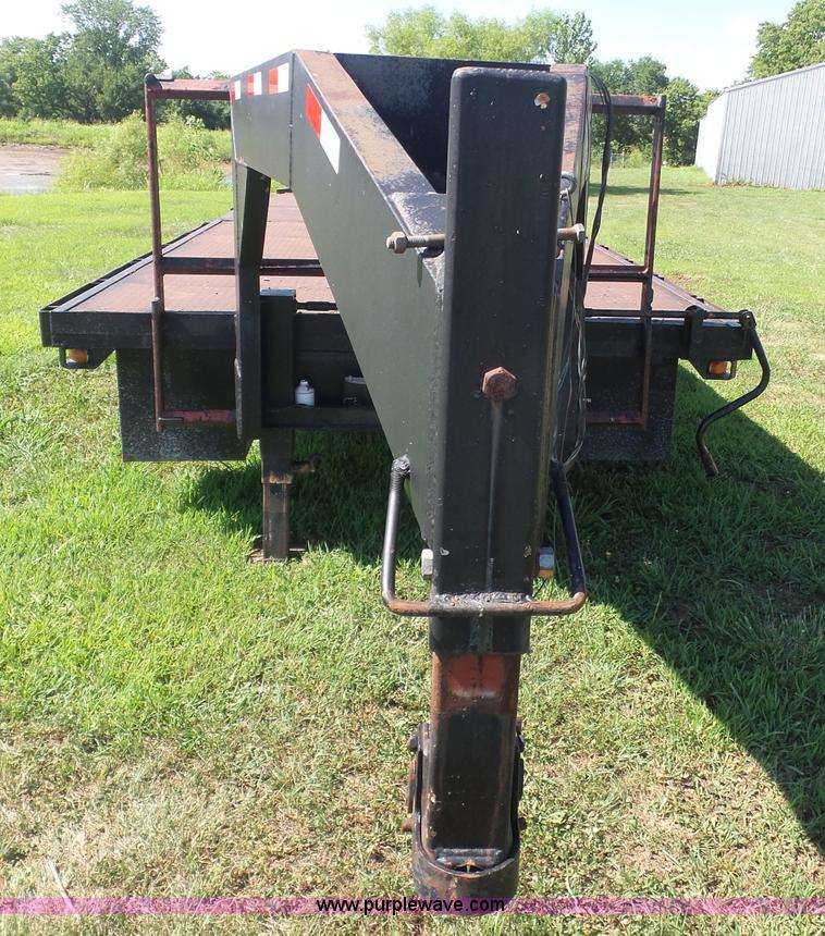 image for item K4733 1985 Rew G20D equipment trailer