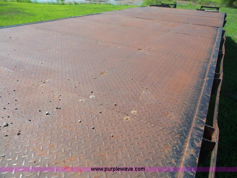 image for item K4733 1985 Rew G20D equipment trailer