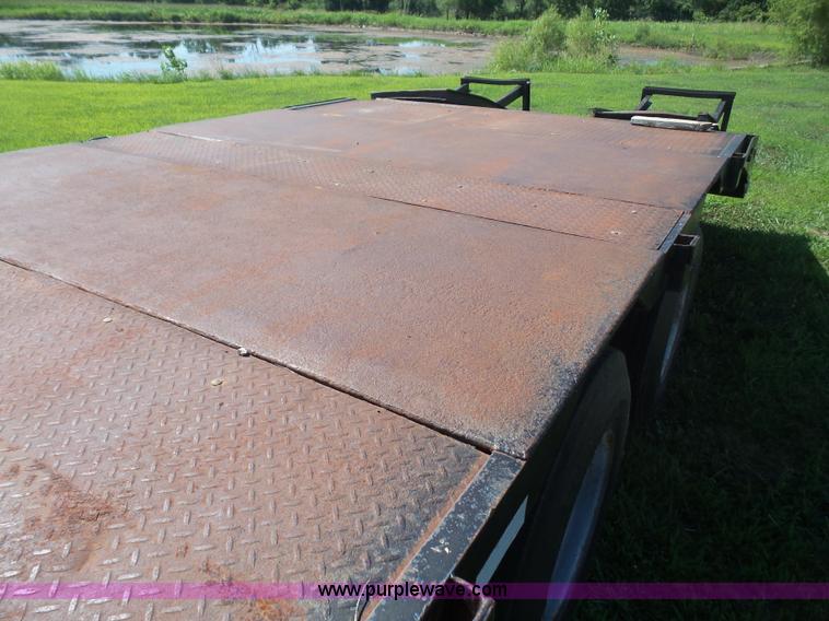 image for item K4733 1985 Rew G20D equipment trailer