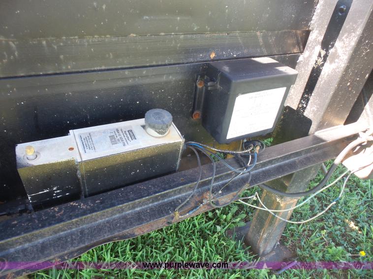 image for item K4733 1985 Rew G20D equipment trailer