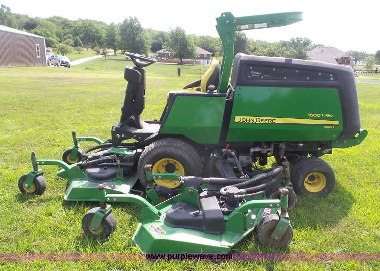 image for item K4740 2013 John Deere 1600 Series II lawn mower