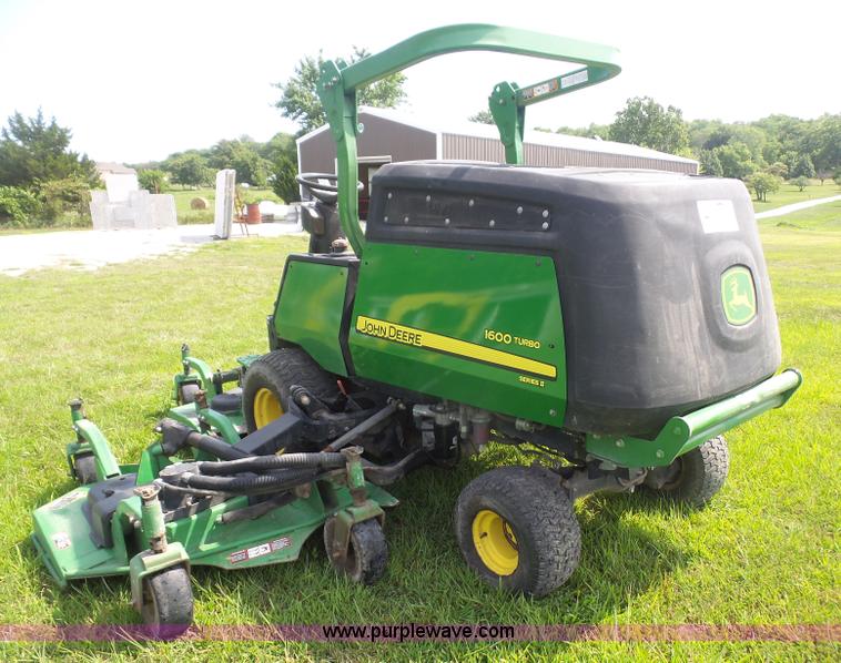 image for item K4740 2013 John Deere 1600 Series II lawn mower