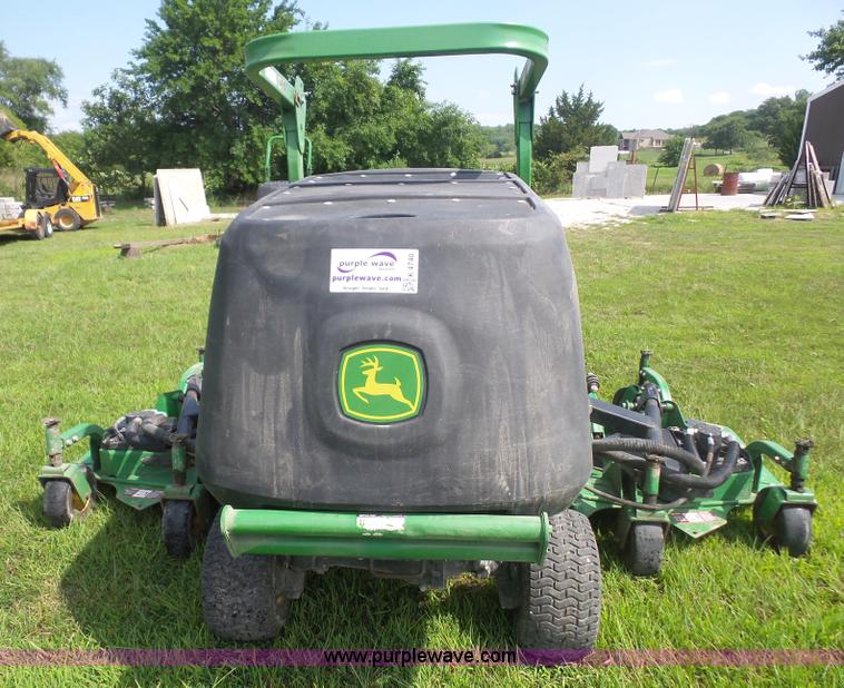 image for item K4740 2013 John Deere 1600 Series II lawn mower
