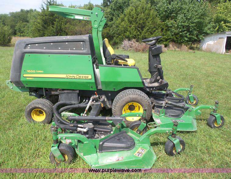 image for item K4740 2013 John Deere 1600 Series II lawn mower