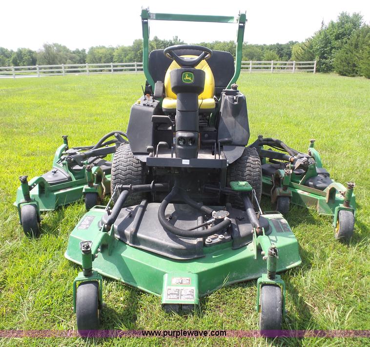 image for item K4740 2013 John Deere 1600 Series II lawn mower