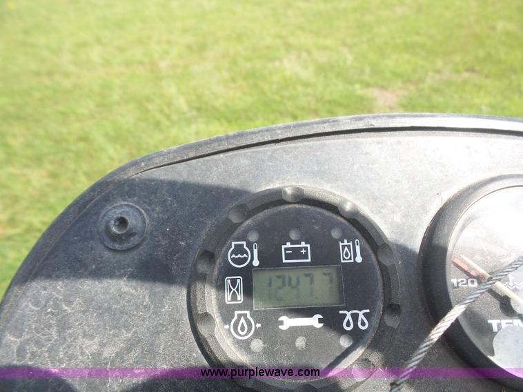 image for item K4740 2013 John Deere 1600 Series II lawn mower