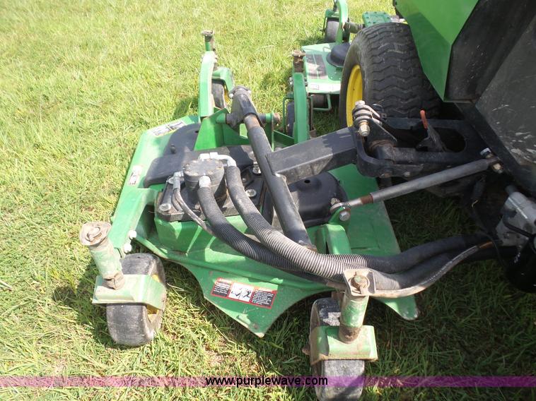 image for item K4740 2013 John Deere 1600 Series II lawn mower
