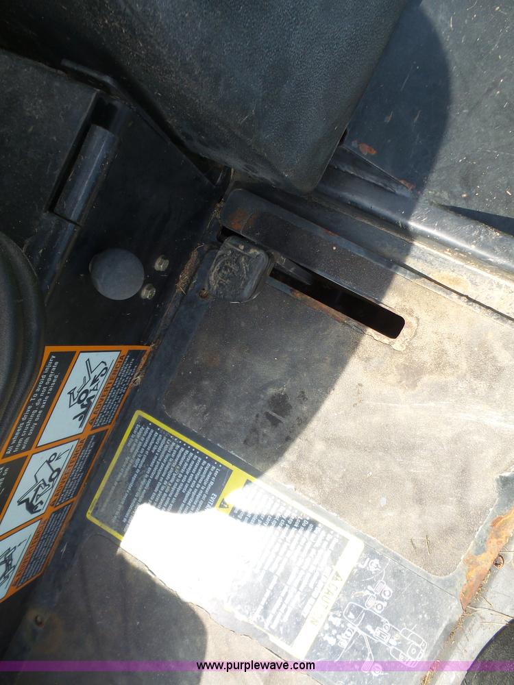 image for item K4740 2013 John Deere 1600 Series II lawn mower