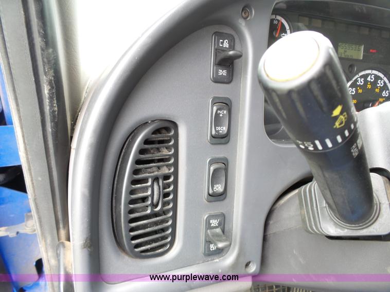 image for item K5269 2009 Freightliner Business Class M2 box truck