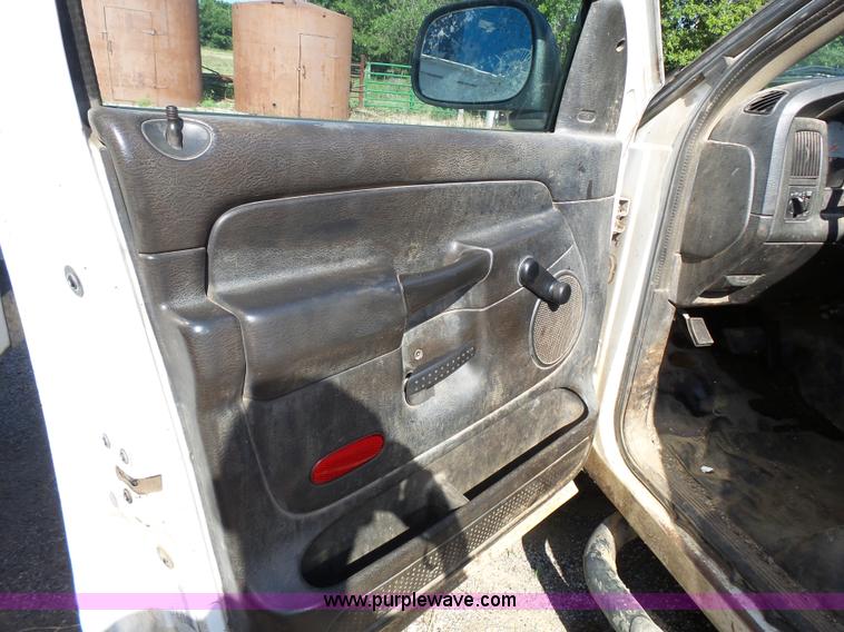 image for item K5274 2004 Dodge Ram 2500 pickup truck