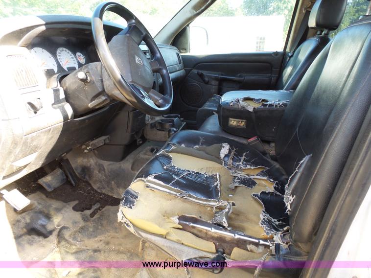 image for item K5274 2004 Dodge Ram 2500 pickup truck