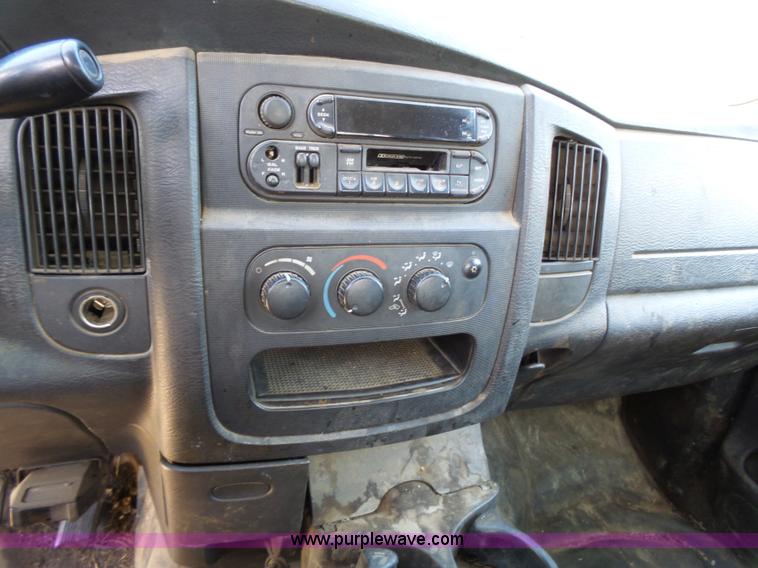 image for item K5274 2004 Dodge Ram 2500 pickup truck