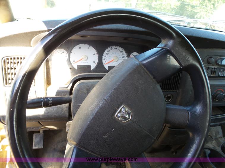 image for item K5274 2004 Dodge Ram 2500 pickup truck