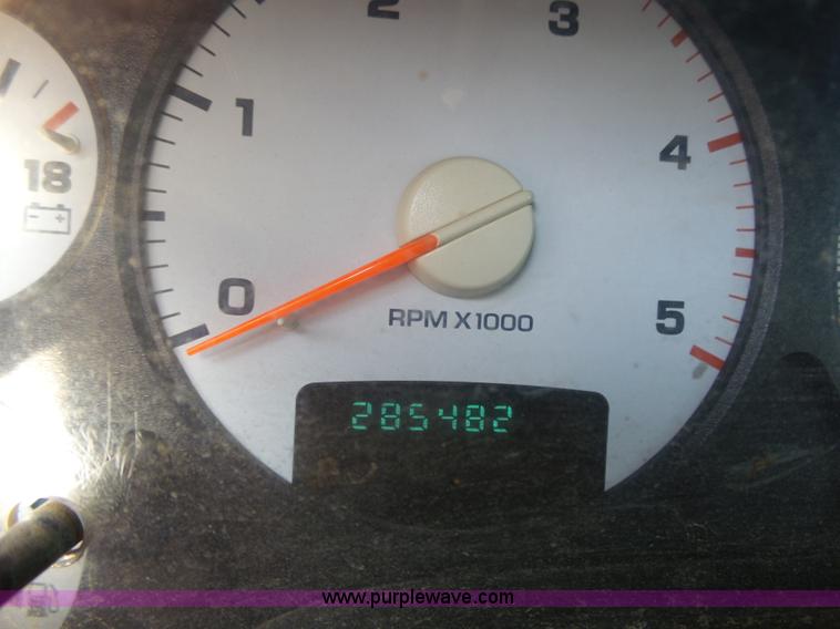 image for item K5274 2004 Dodge Ram 2500 pickup truck